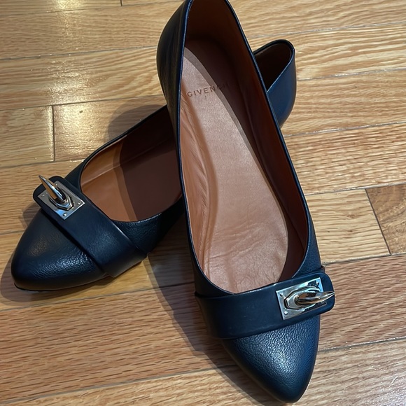 GIVENCHY Women‘S leather flat - Picture 2 of 7